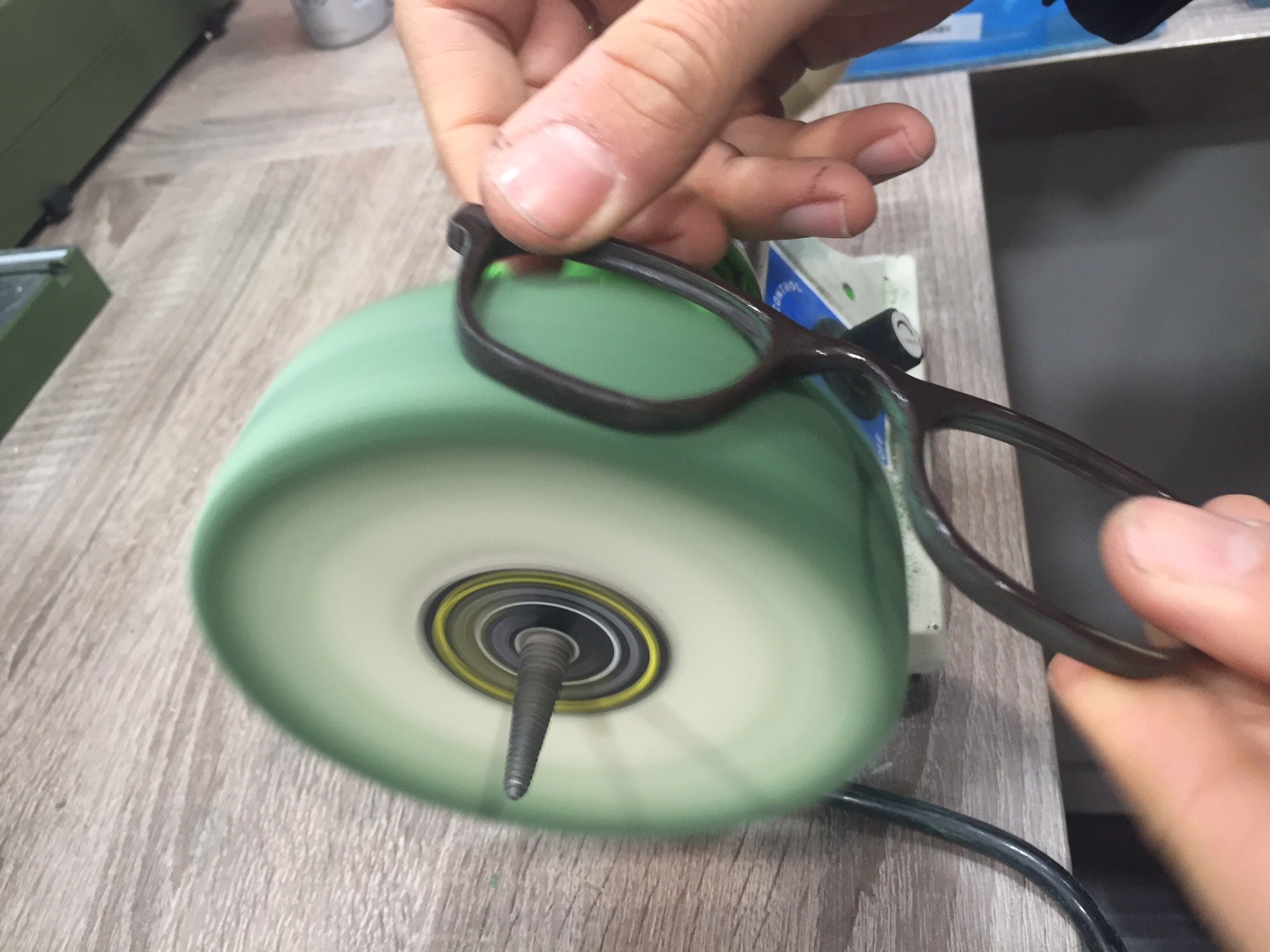 Découvrez les étapes de fabrication de vos sur mesure — free download