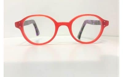 Lunettes rouges et vilolettes