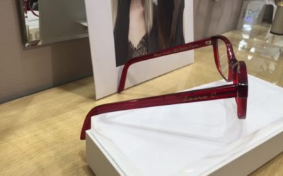 Lunettes rouges papillon